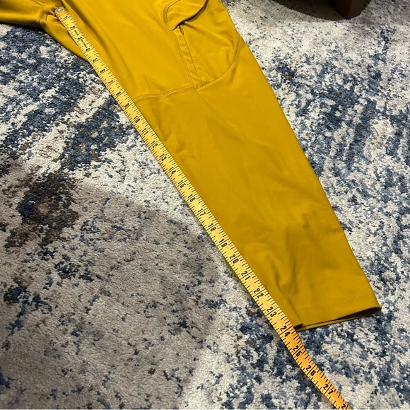 Old Navy Active Powersoft Go-Dry Yellow High-Rise Leggings Size 4X - Picture 9 of 9